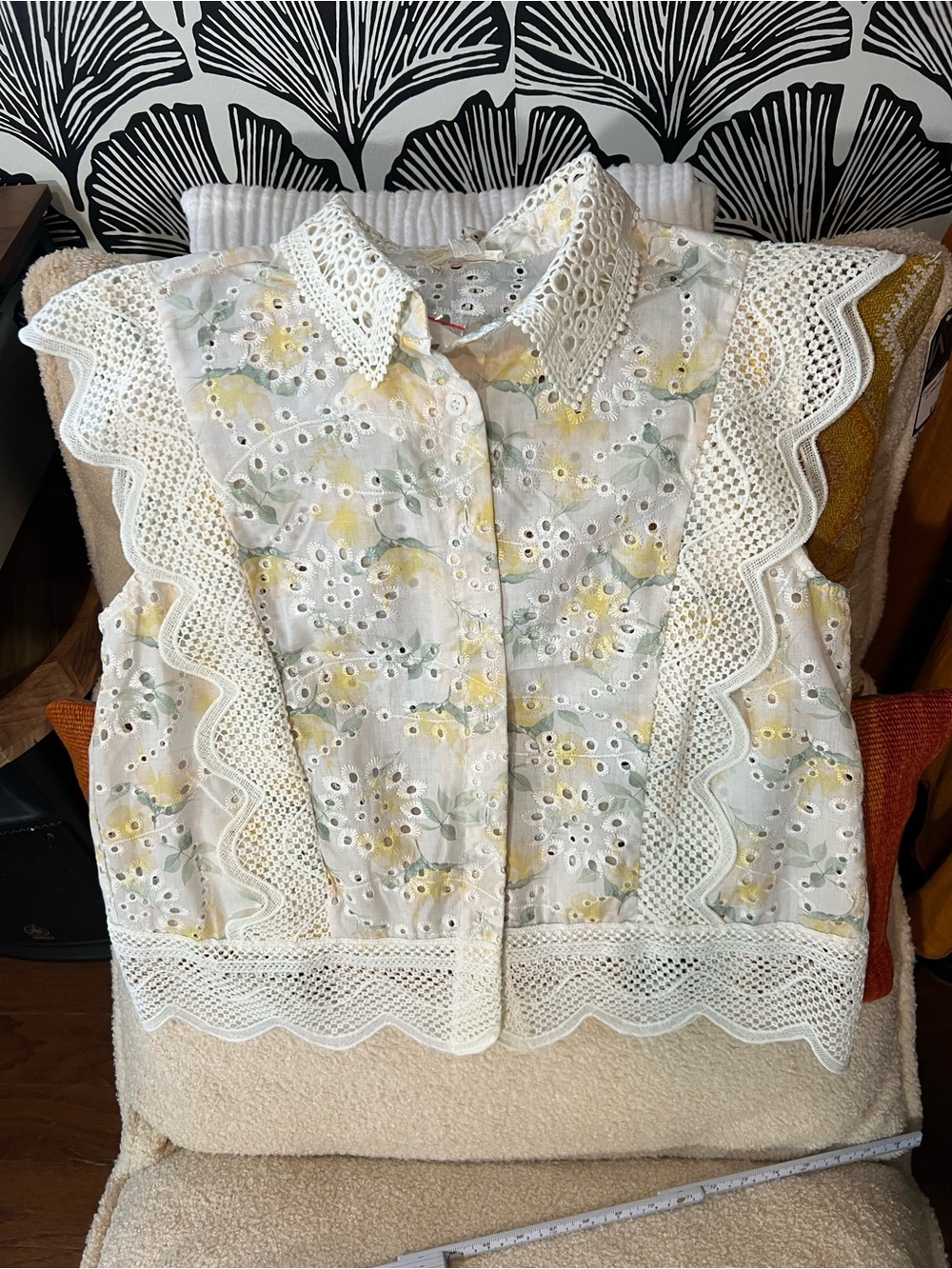 NWT ‘Ultra Pink’ Yellow Floral Eyelet Crochet Lace Blouse M